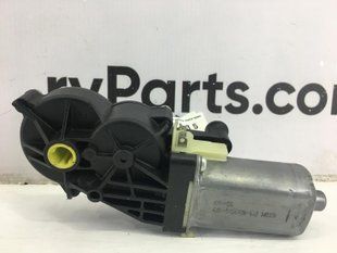 Моторчик регулювання сидіння передній правий MERCEDES E220 W212 2012-2016 0390203326, 0390203326, A