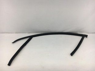 Ущільнювач бічного скла передній лівий VOLVO S60 Y20 2013-2018 31352545, 31352545, A