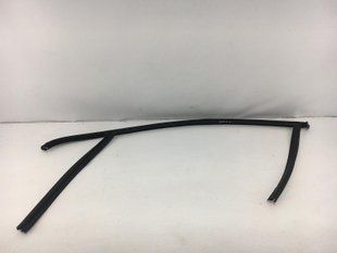 Ущільнювач бічного скла передній правий VOLVO S60 Y20 2013-2018 31352546, 31352546, A
