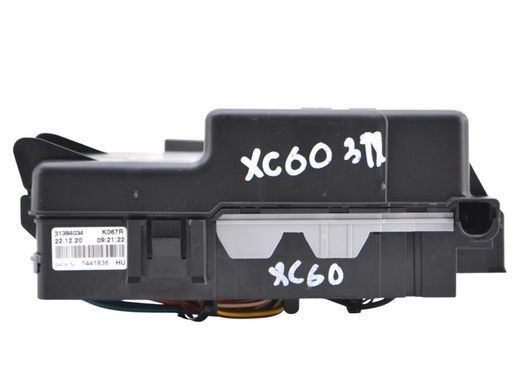 Блок запобіжників VOLVO XC60 2017- 31384034, 31384034, A