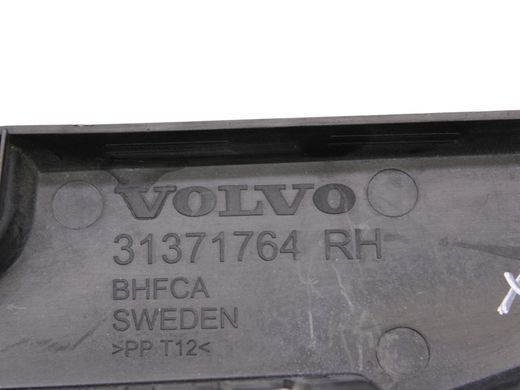 Заглушка крила верхня передня права VOLVO XC90 2015-2019 31371764, 31371764, A