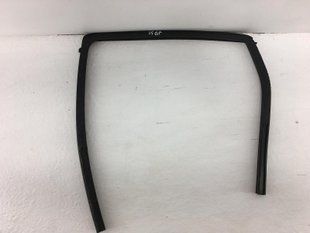 Уплотнитель боковых стекол задний правый NISSAN QASHQAI J10 2010-2013 82330JD00A, 82330JD00A, A