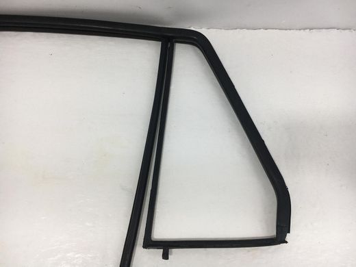 Ущільнювач бічного скла задній правий HYUNDAI SANTA FE CM 2006-2009 83541-2B000, 83541-2B000, A