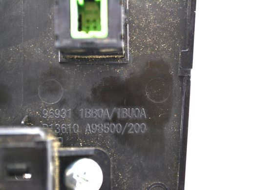 Накладка центральної консолі INFINITI EX 2007-2013 (з роз'ємами USB/AUX) 969311BU0A, 969311BU0A, B