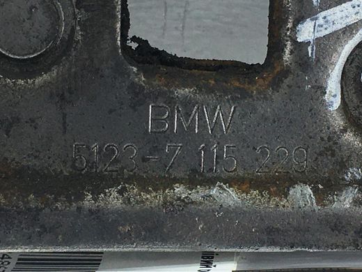 Замок капота левый правый BMW 320 E90 2005-2008 51237008755, 51237008755, A