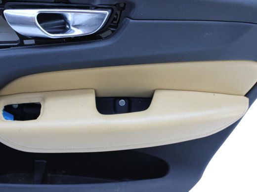 Карта дверей передня права VOLVO XC60 2017- 32201497, 32201497, A