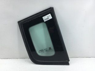 Скло дверей заднє праве JEEP RENEGADE 2018- 68438137AA, 68438137AA, A