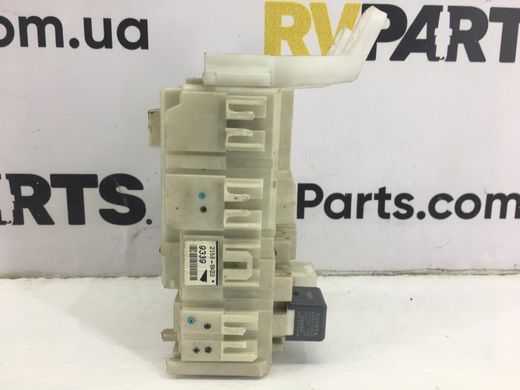 Блок запобіжників TOYOTA RAV4 CA30W 2005-2010 8273042010, 8273042010, A