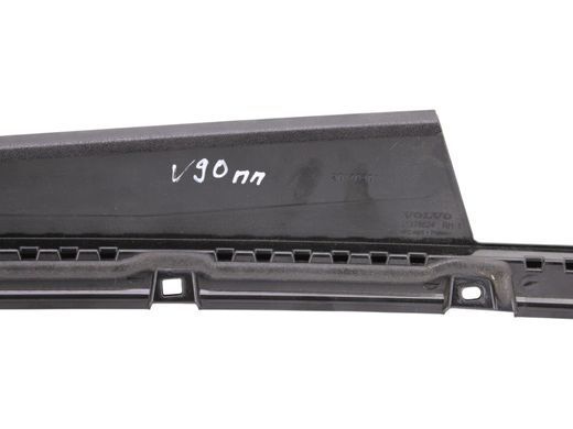 Накладка дверей верхня передня права зовнішня VOLVO V90 2016-2020 31378624, 31378624, A