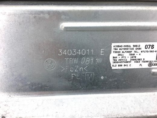 Подушка безопасности SKODA YETI 2009-2013 (колін водія) 5L2880841C, 5L2880841C, A