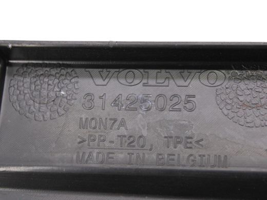 Накладка радіатора верхня верхня VOLVO V90 2016-2020 31425025, 31425025, A