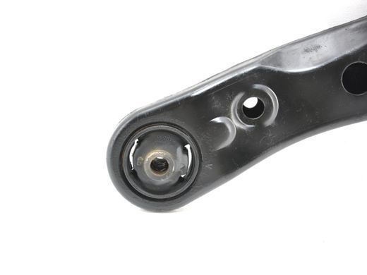 Рычаг передней подвески правый TOYOTA RAV4 CA30W 2005-2010 (сайлентблок під заміну) 48068-42050, 48068-42050, B