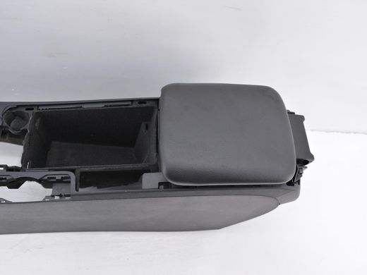 Подлокотник VOLVO V50 P12 2010-2012 (39804570) 39816546, 39816546, A