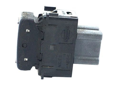 Кнопка підігріву передня ліва NISSAN NAVARA D40 2005-2010 25500AX610, 25500AX610, A