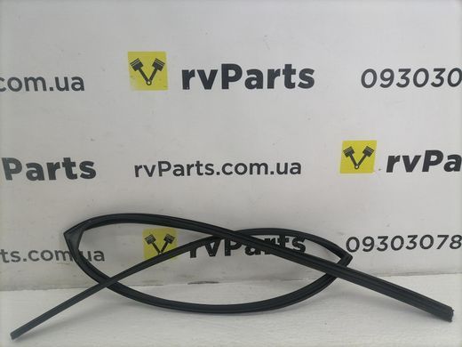 Ущільнювач бічного скла задній лівий SUBARU IMPREZA GP 2011-2015 63527FJ030, 63527FJ030, A