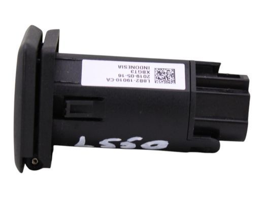 Роз'єм USB/AUX LAND ROVER DISCOVERY SPORT L550 2019- (L8B219010CA) LR128008, LR128008, A