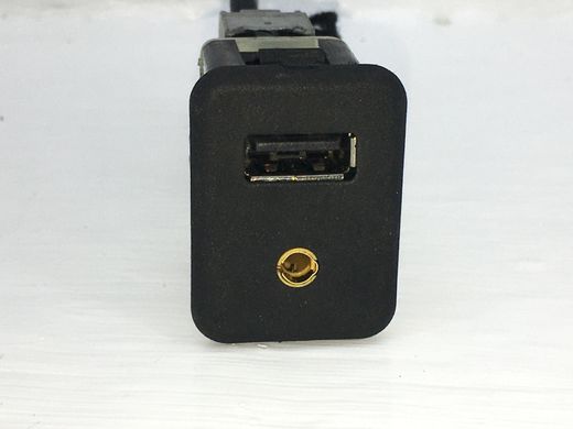 Разъем USB/AUX CHEVROLET TRAX U200 2013-2016 95224941, 95224941, A