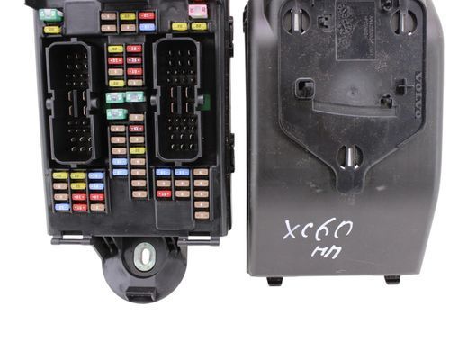 Блок предохранителей VOLVO XC60 2017- 32209198, 32209198, A